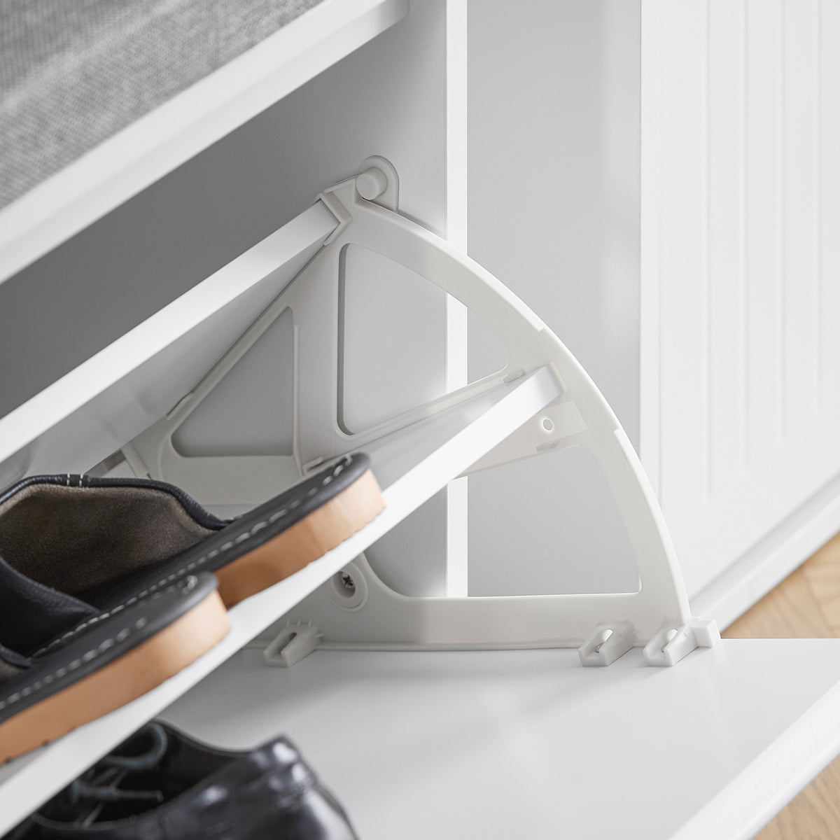 SoBuy FSR98-XL-W, Hallway Shoe Bench Shoe Rack Shoe Cabinet with Seat Cushion and 2 Flip-drawers, White