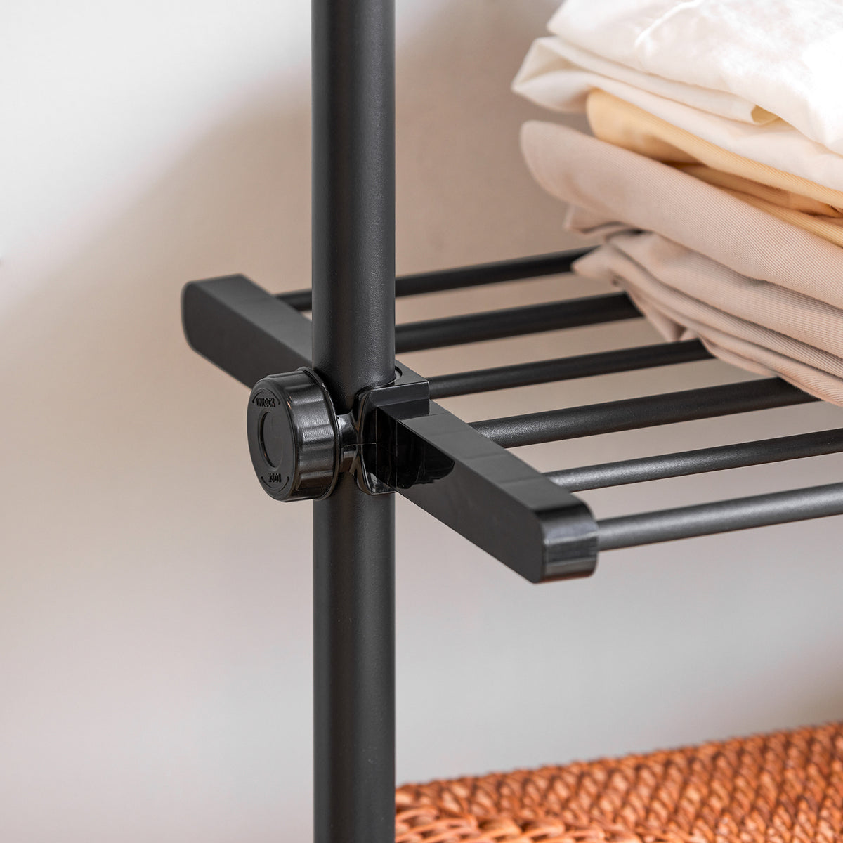 SoBuy KLS07-SCH, Telescopic Clothes Rail, Heavy Duty Clothes Rack, Adjustable Open Wardrobe with Hanging Rails & Shelves for Bedroom, Walk-in Closet Black