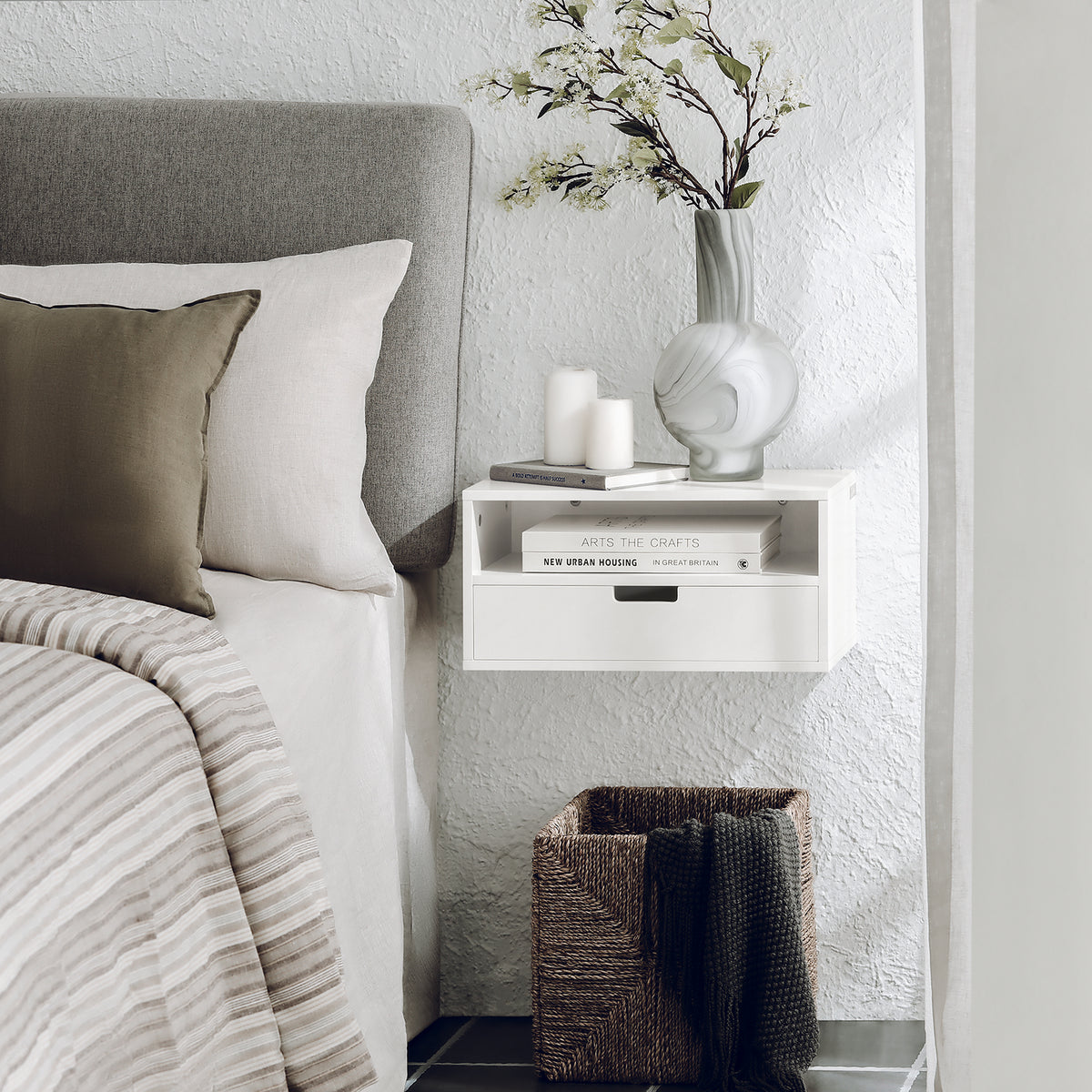 SoBuy NKD03-W, Floating Nightstand Wall-mounted Bedside Table Cabinet Wall Shelf, White