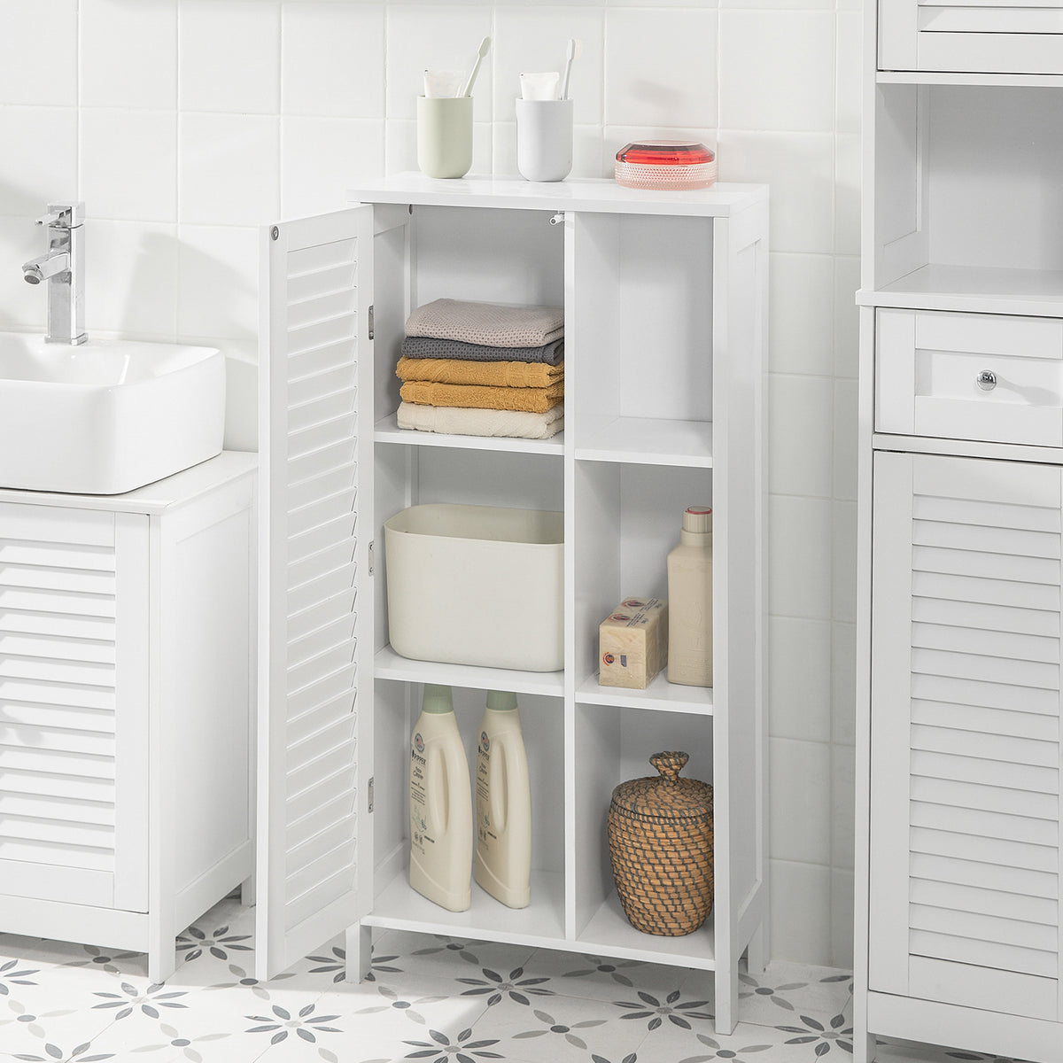SoBuy BZR39-W, Bathroom Storage Cabinet Cupboard with 3 Shelves and 1 Shutter Door, White