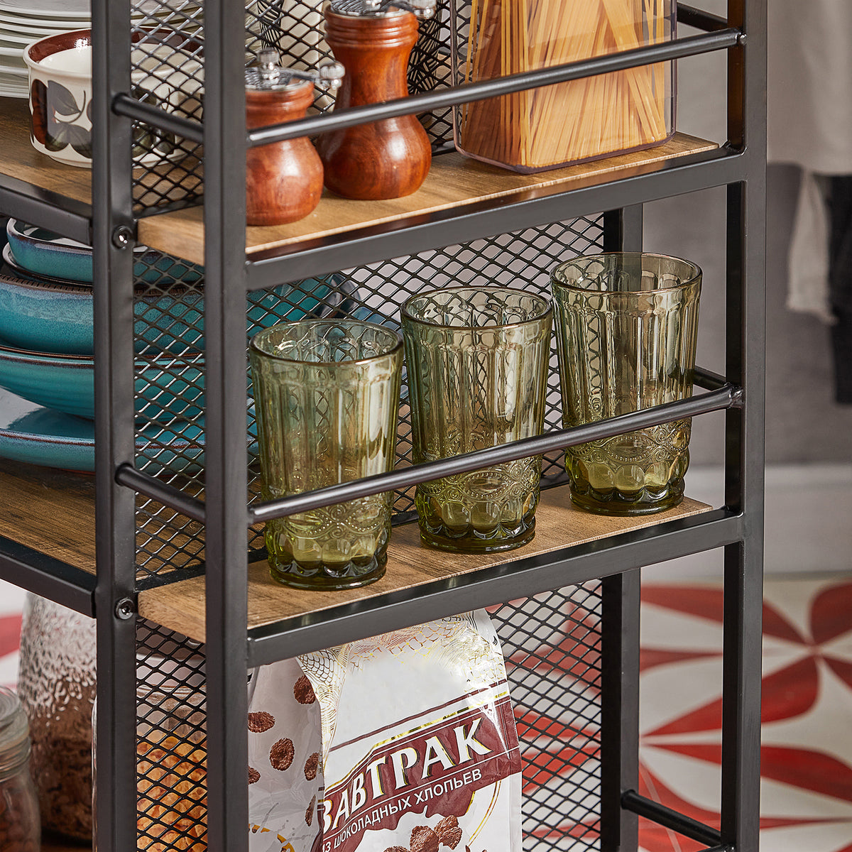 SoBuy FKW99-N steel side rack shelf close-up – powder-coated frame on black industrial kitchen storage trolley