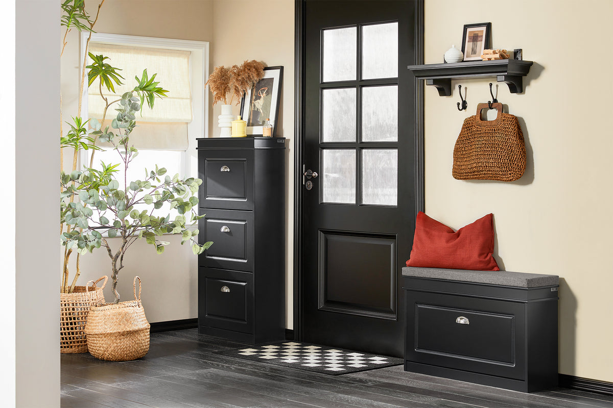 SoBuy FSR82-K-SCH black shoe storage bench with grey padded seat in use – hallway scene