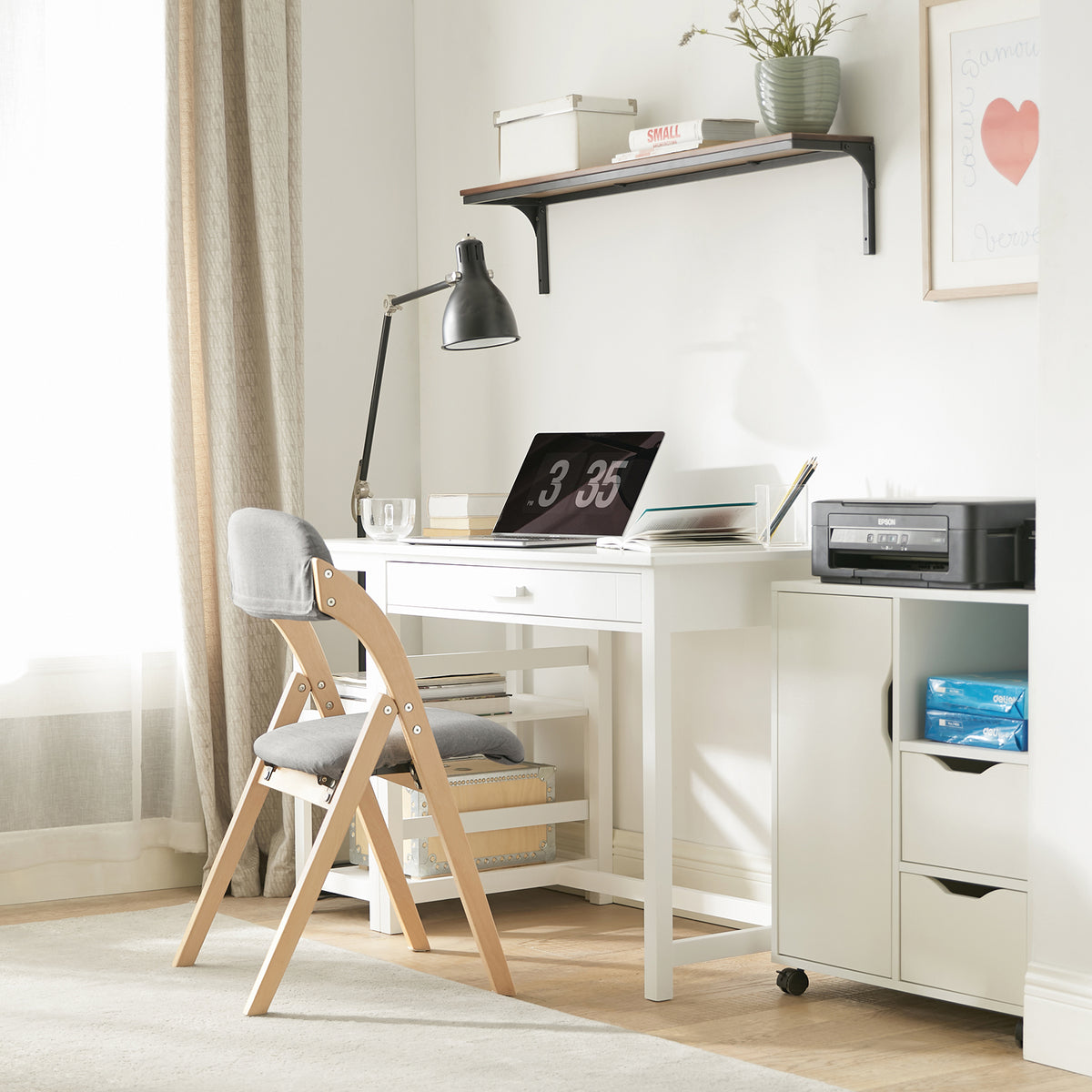 SoBuy FST92-N light grey folding chair in home office setting – ergonomic backrest compact dining chair