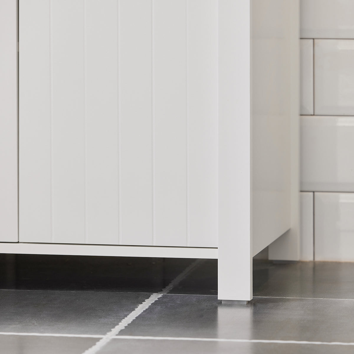 SoBuy BZR101-W, Bathroom Under Sink Cabinet – Compact Sink Cabinet with Doors, Adjustable Shelf & Pipe Cover – Small Bathroom Storage Unit, White, 60x66x34cm