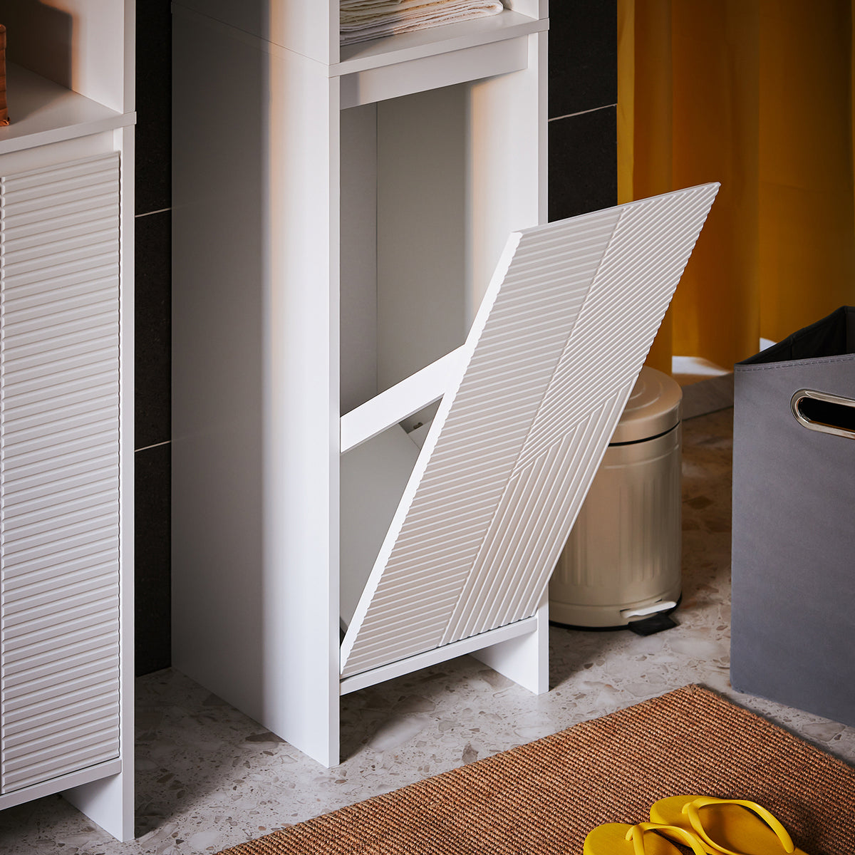 SoBuy BZR158-W, Bathroom Tall Cabinet Cupboard Bathroom Storage Cabinet with Laundry Basket, White