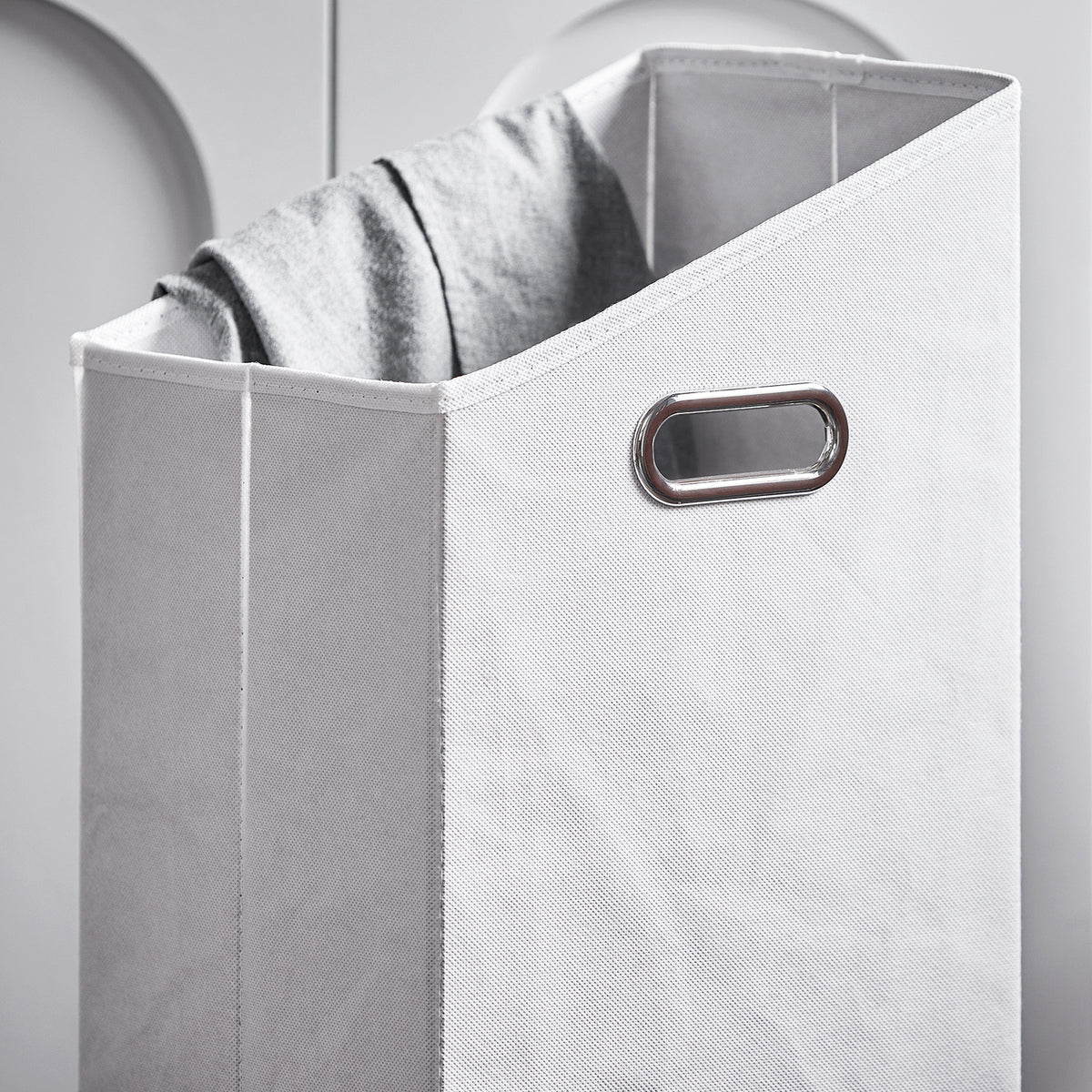 SoBuy BZR161-W, Bathroom Laundry Cabinet Bathroom Storage Cabinet with Laundry Basket, White
