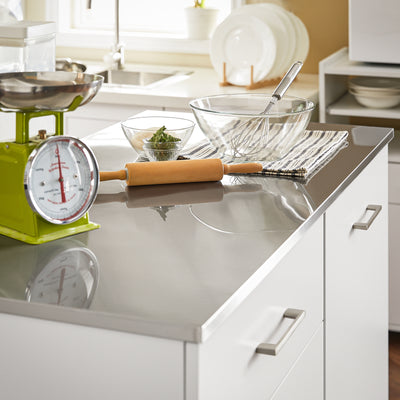 SoBuy FKW117-W stainless steel worktop edge close-up – premium finish on white heavy-duty kitchen island