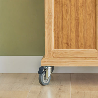 SoBuy FKW13-N swivel castor with locking brake close-up – 4 castors 2 lockable on bamboo rolling kitchen trolley