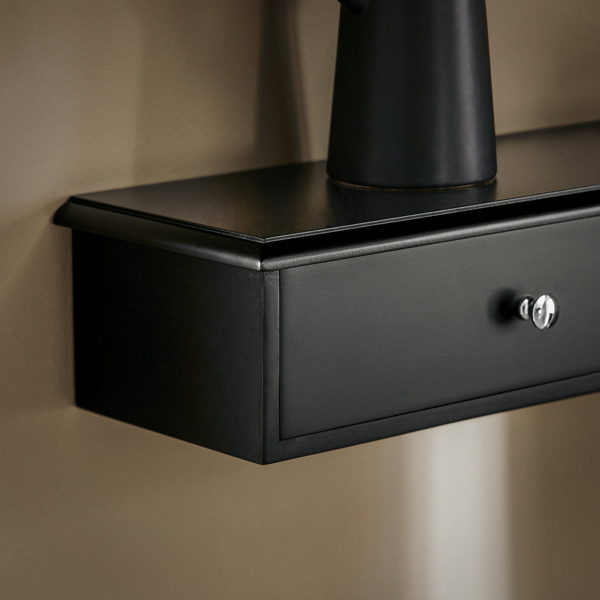 SoBuy FRG43-L-SCH floating wall shelf arc corner safety detail close-up