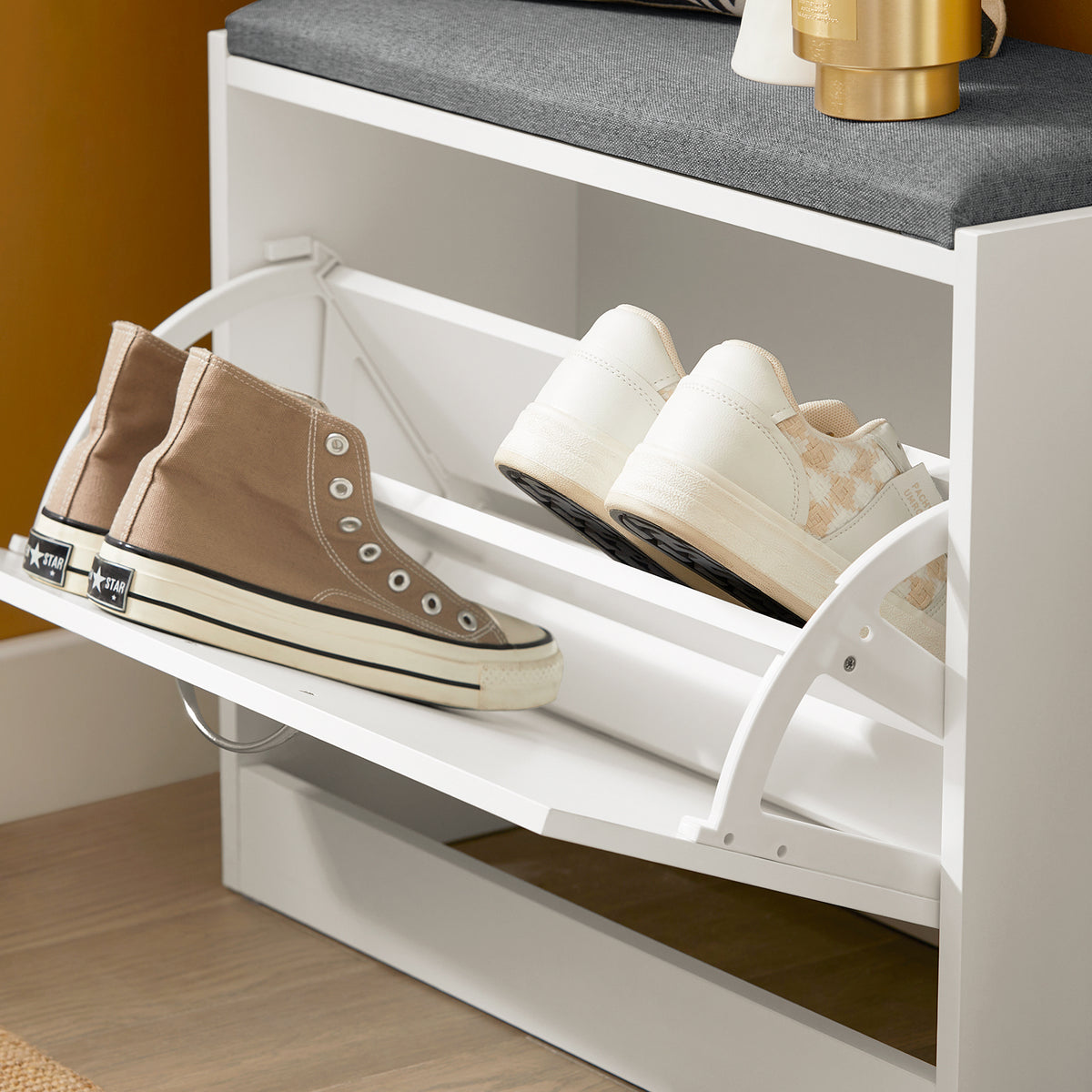 SoBuy FSR16-K-W, Hallway Shoe Bench Cabinet with Flip-drawer and Seat Cushion, White
