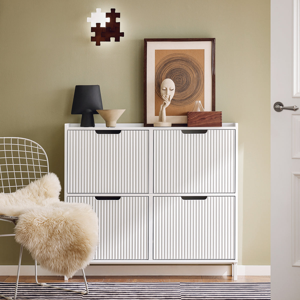 SoBuy White Wide Shoe Cabinet in Modern Hallway – Stores Up to 16 Pairs with 4 Flip Drawers