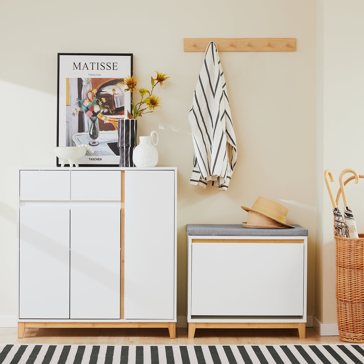 SoBuy FSR191-WN, Hallway Shoe Bench Shoe Cabinet with Seat Cushion and Flip-drawer, White