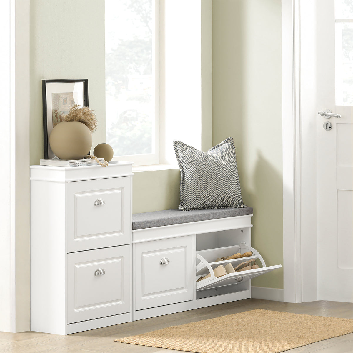 SoBuy FSR64-W white shoe bench styled in bright modern hallway