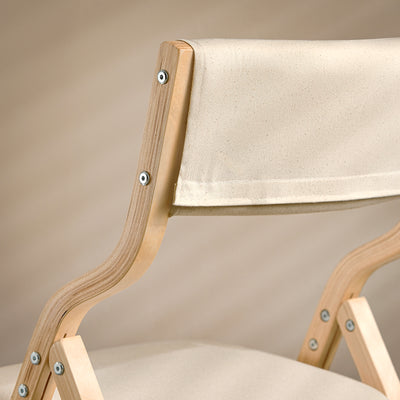 SoBuy FST40-W padded backrest close-up detail – comfortable cushioned support on white wooden folding chair