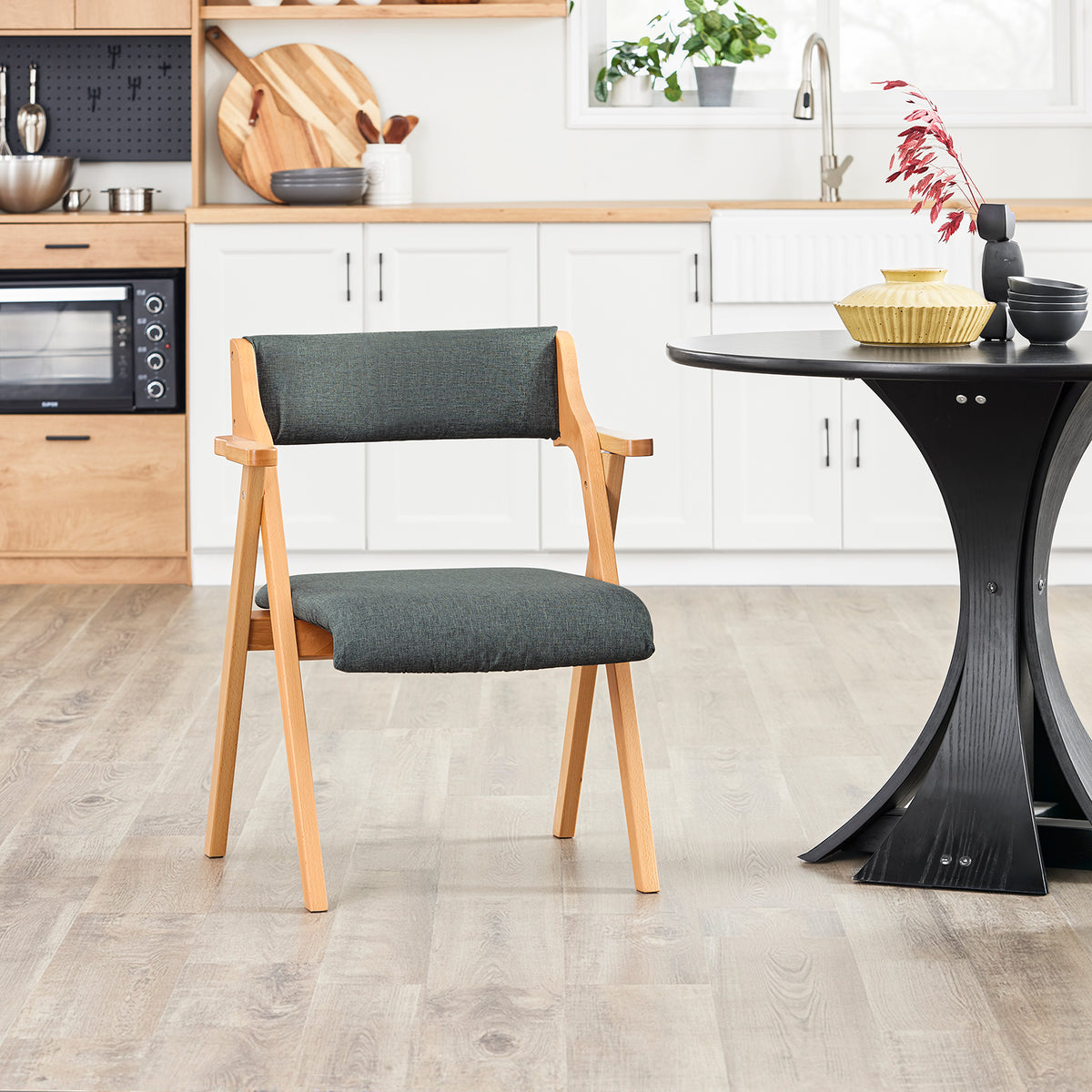 SoBuy FST98-SG foldable dining chair in use – padded seat beech wood frame dark grey lifestyle