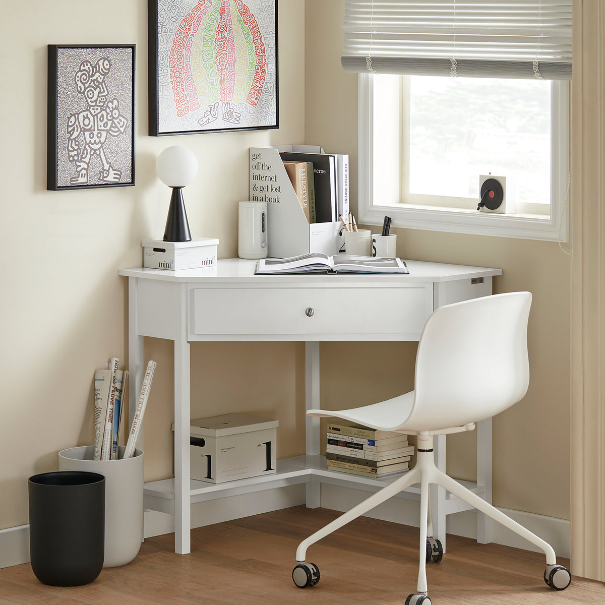 SoBuy FWT31-W, Corner Desk, Triangle Computer Desk, Home Office Desk Workstation, White