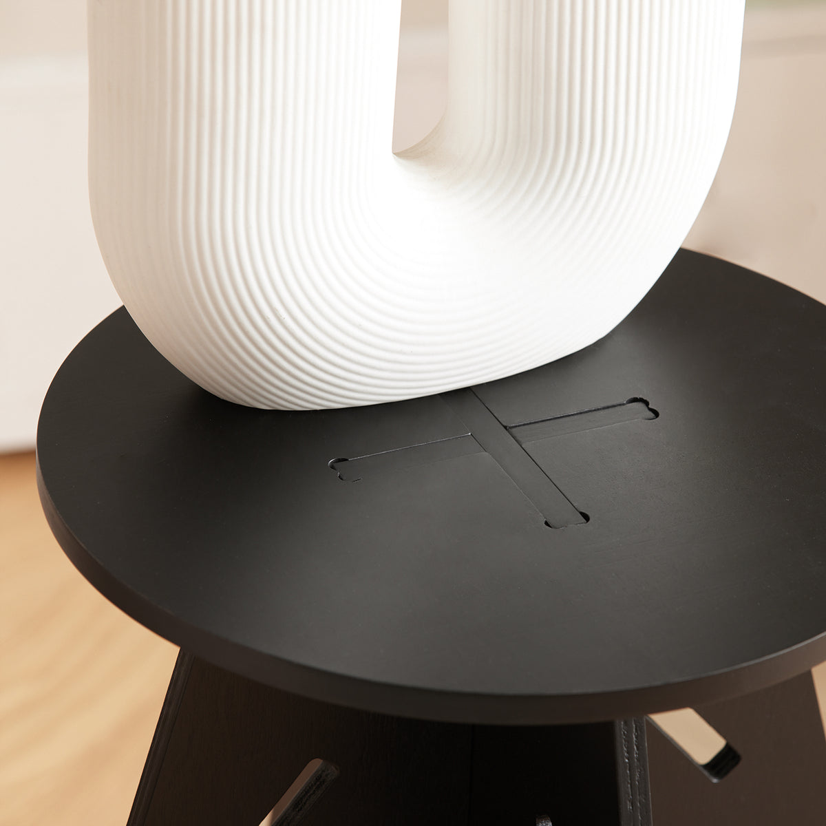 SoBuy HFBT01-K-SCH, Round Side Table Coffee Table Sofa Side Table Bedside Table Nightstand in Mortise and Tenon Structure, H48.5 x Φ30.5cm, Black, Black