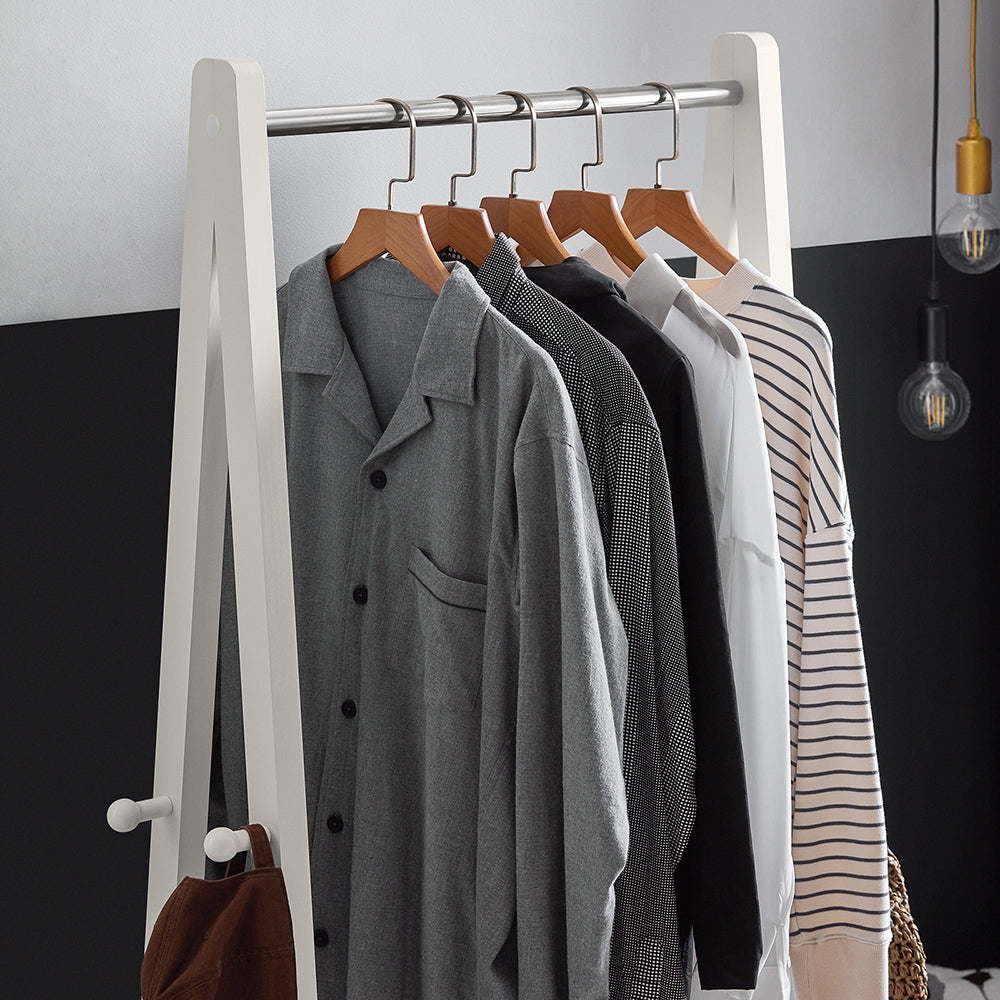 SoBuy FRG59-W Clothes Rail Stand with 2 Storage Shelves, Modern Coat Rack & Hanging Rail, Freestanding Garment Rack, White