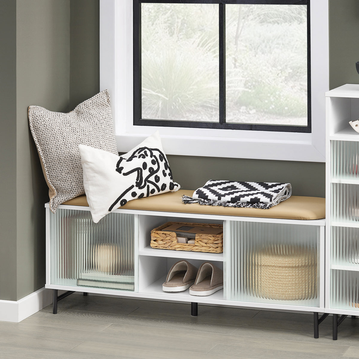 SoBuy FSR115-W, Hallway Storage Bench Shoe Cabinet With Glass Sliding Doors And Seat Cushion, White