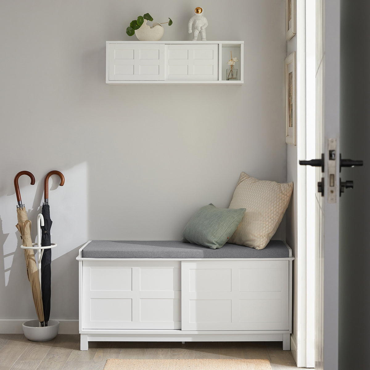 SoBuy FSR86-W, Shoe Bench Shoe Cabinet with 2 Sliding Doors and Seat Cushion, White